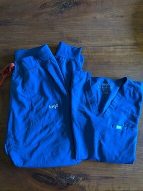 Lago Women’s Royal Blue Top and Bottom Size M scrubs